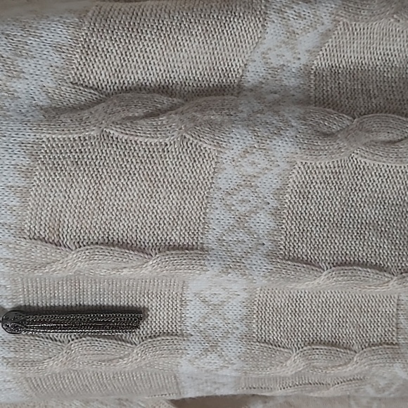 CROWN & IVY sweater size large - Picture 8 of 13